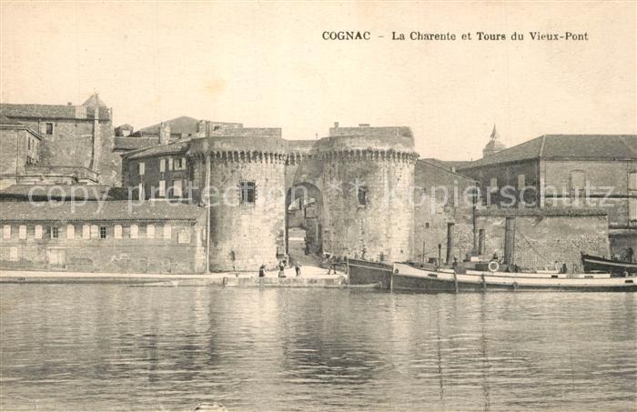 Cognac Charente La Charente et Tours du vieux pont