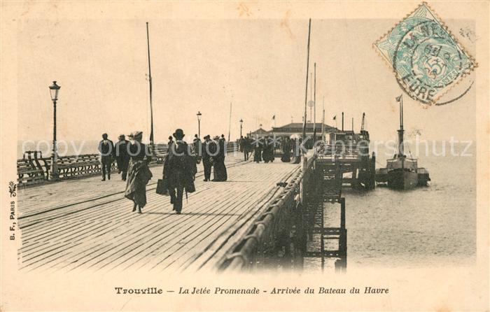 Trouville-sur-Mer La Jetée Promenade Arrivée du Bateau du