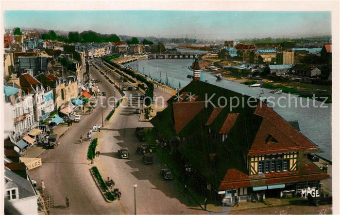Trouville-sur-Mer Vue sur la Poissonnerie et la Touques