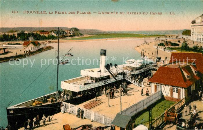 Trouville-sur-Mer La Reine des Plages Arrivée du Bateau du Havre