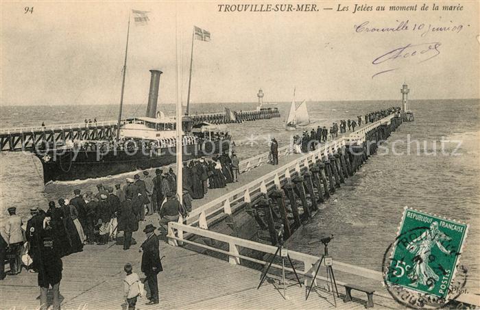 Trouville-sur-Mer Les Jetées au moment de la marée