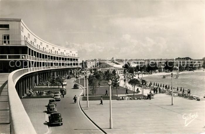 Royan 17 Sur le Front de Mer Casino Promenade