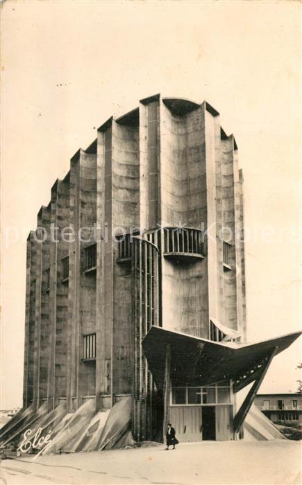 Royan 17 Eglise Porte d entrée Architecte G. Gillet