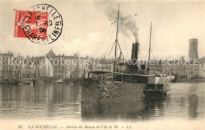 La Rochelle Charente-Maritime Arrivée du Bateau de l'Ile de Ré