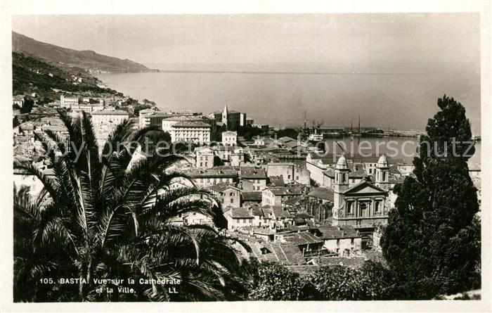 Bastia Vue sur la Cathedrale et la Ville