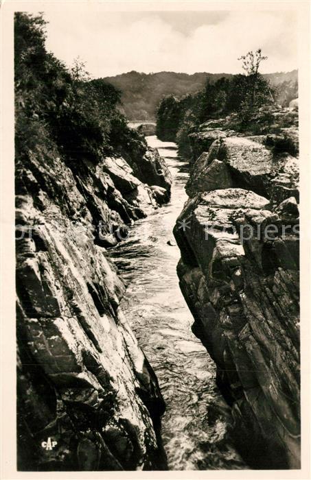 Bort-les-Orgues Gorges de la Rhue Le Couloir