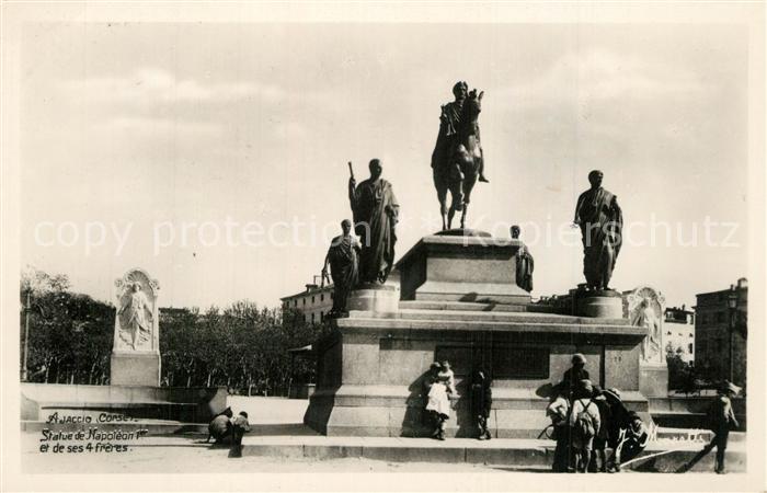 Ajaccio Statue de Napoleon I et ses 4 freres