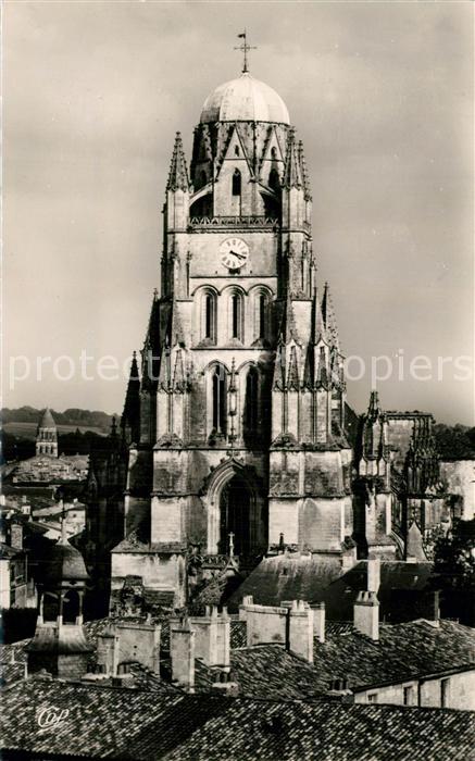 Saintes Charente-Maritime Clochers de Saint Pierre et de l’Abbaye aux Dames