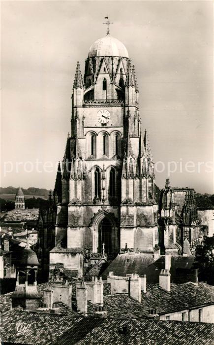 Saintes Charente-Maritime Clochers de Saint Pierre et de l’Abbaye aux Dames