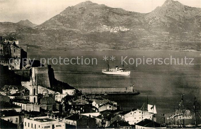 Calvi dans le fond Lumino