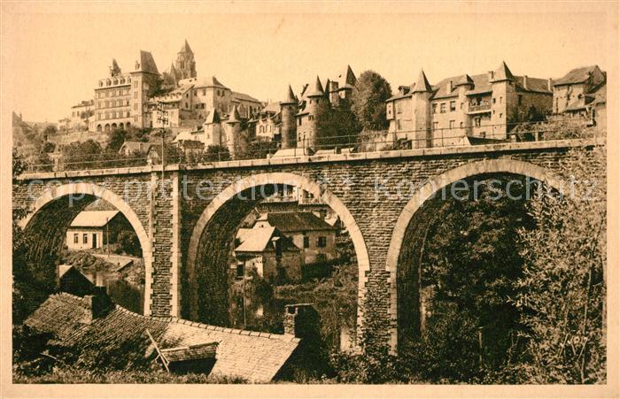 Uzerche Les vieux Chateaux et le viaduc
