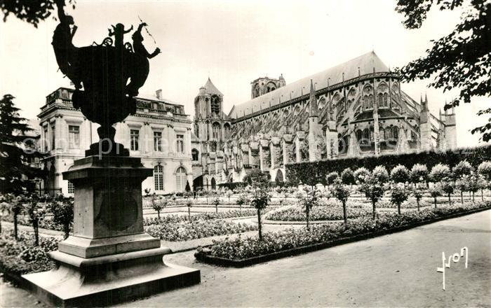 Bourges Les Jardins de l'Archevêché Hôtel de Vi