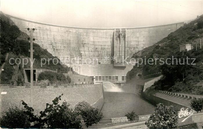 Bort-les-Orgues Le Barrage vu de la Base