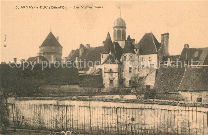 Arnay-le-Duc Les Vieilles Tours