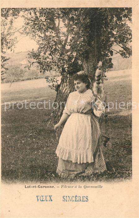 Lot-et-Garonne Departement Fileuse a la Quenouille