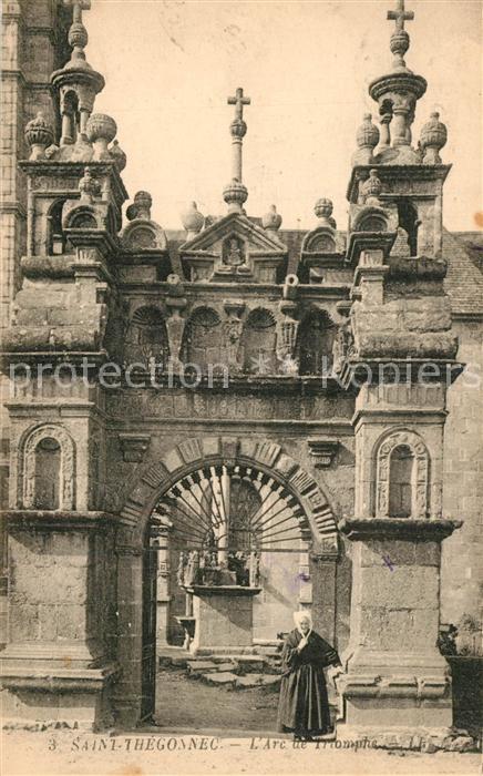 Saint-Thegonnec Arc de Triomphe