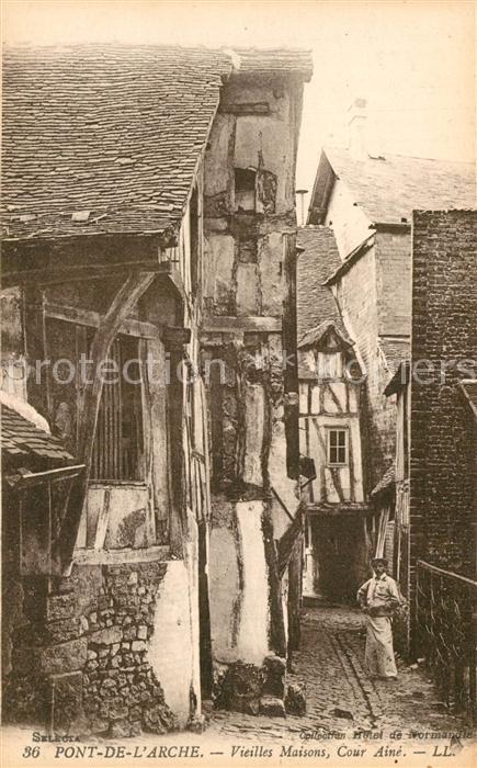 Pont-de-l Arche Vieilles maisons Cour Ainé