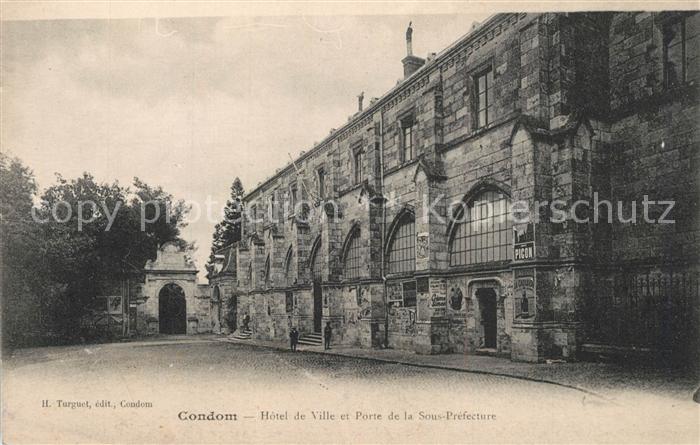 Condom Hotel de Ville et Porte de la Sous Pr?fecture