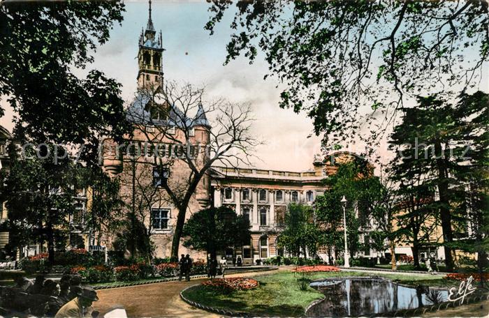 Toulouse Haute-Garonne Square-de-Gaulle et Donjon-du-Capitole