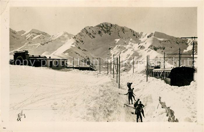 Luchon Haute-Garonne Gare Au fond le C?cir