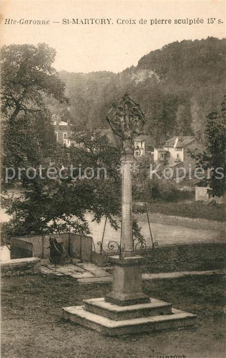 Saint-Martory Croix de pierre sculpt