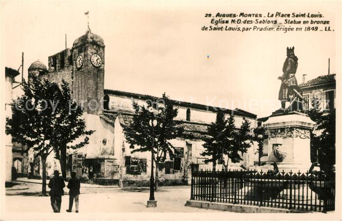 Aigues-Mortes Gard Place Saint Louis