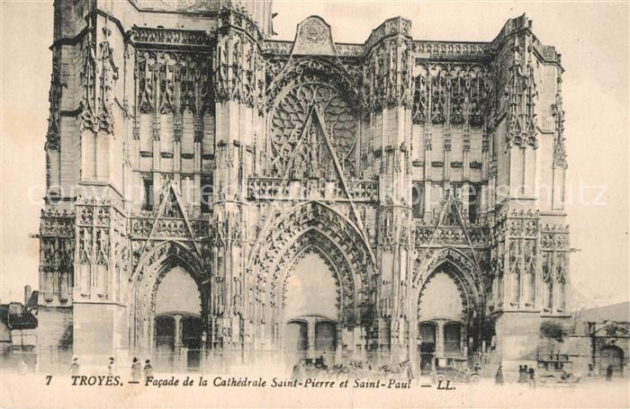 Troyes Aube Facade de la Cathedrale Saint Pierre et