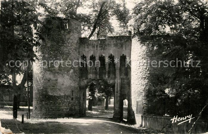 Vic-sur-Seille Portail de l’ancien Chateau episcopal
