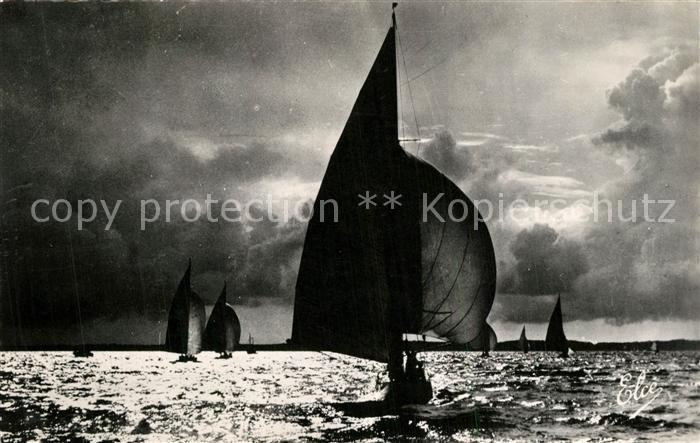 Arcachon Gironde En Regate Le Foc Ballon