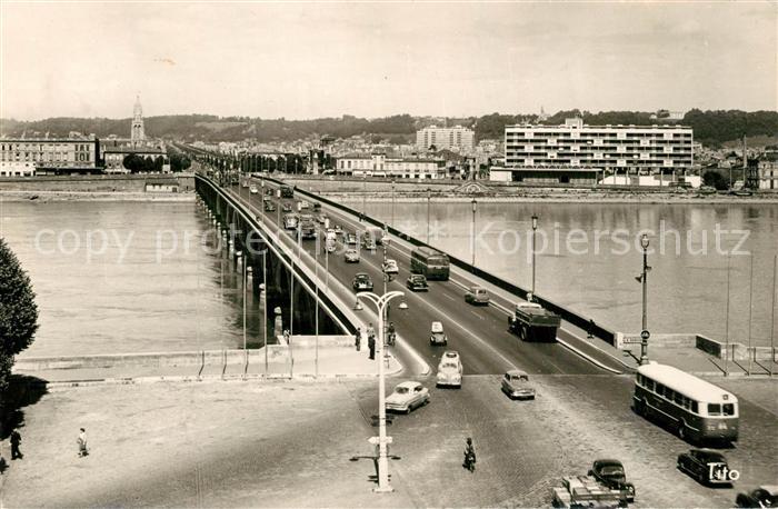 Bordeaux Le pont sur la Garonne Vue sur la Bastide