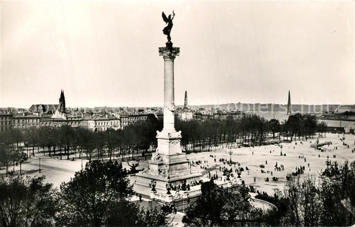 Bordeaux Le Monument des Girondins et les Quinco