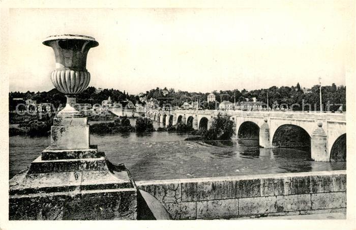 Tours Indre-et-Loire Pont sur la Loire