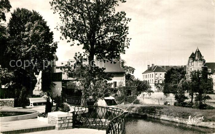 Romorantin-Lanthenay Jardin public Monument aux morts Sauldre Sous Prefecture
