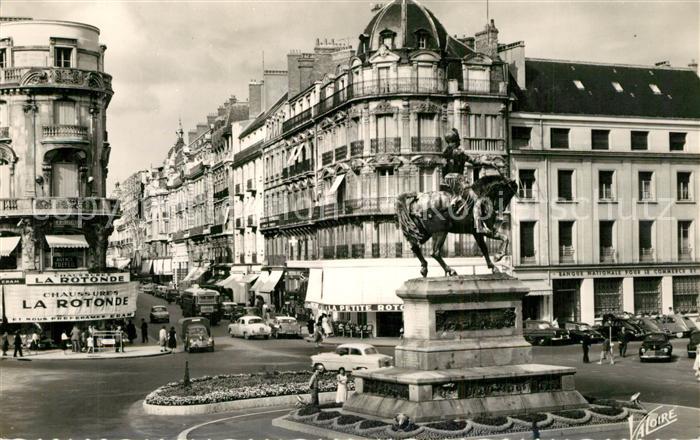 Orleans Loiret Statue de Jeanne d_Arc Place du Martroi