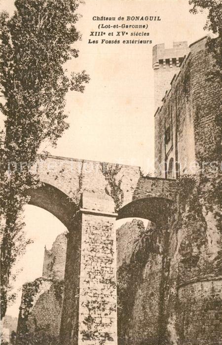 Bonaguil Chateau XIIIe et XVe siècle les fossés extérieurs