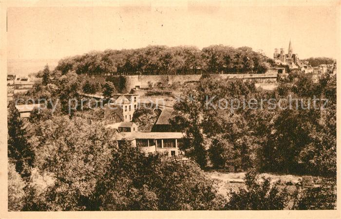 Semur-en-Auxois Les Remparts
