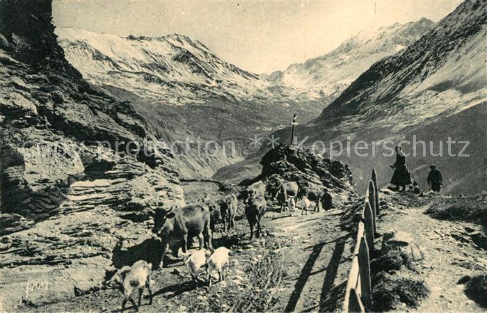 Le Chazelet 05 Le Chazelet En route pour les paturages