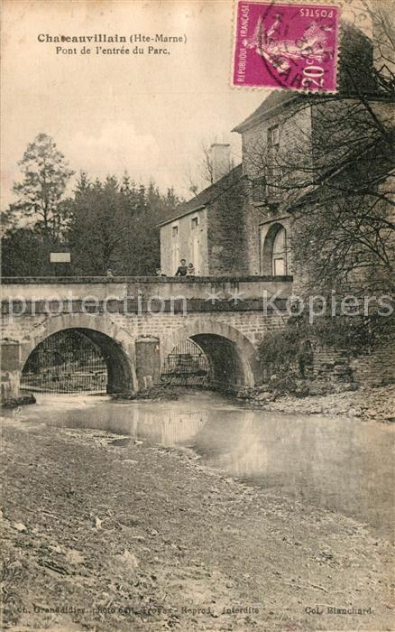 Chateauvillain Porte de l'entrée du Parc Pont