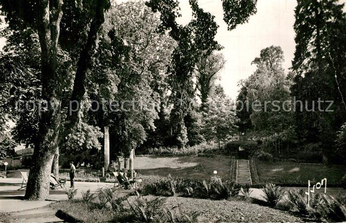 Bourbonne-les-Bains Un coin du parc du Casino