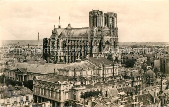Reims Champagne Ardenne Cathedrale vue prise de l'Eglise Saint Jacques