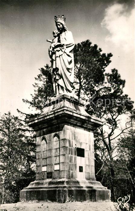 Mortain Abbaye Blanche Monument Statue Notre Dame de la Blanche