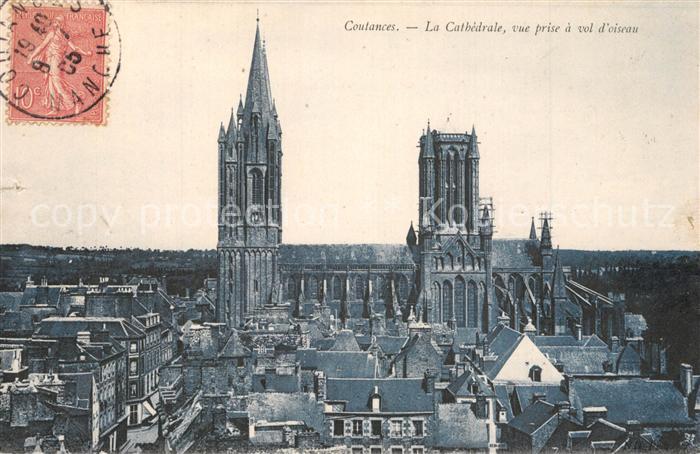 Coutances La Cathedrale vue prise a vol d_oiseau