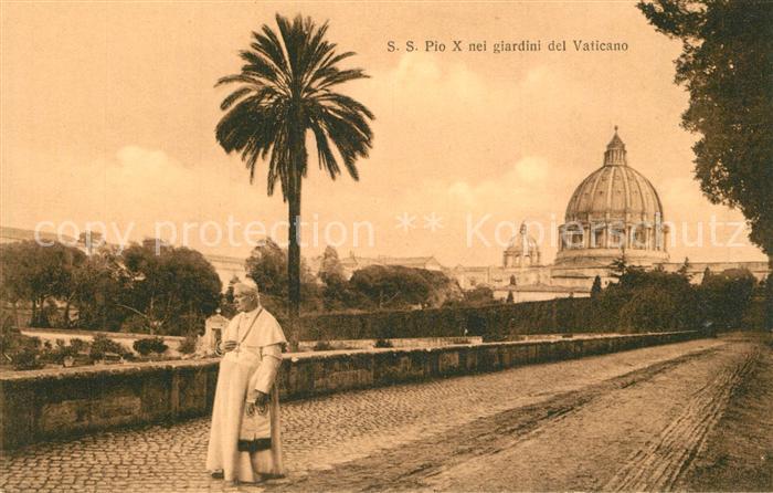 Vaticano ss Pio X nei giardini del Vaticano