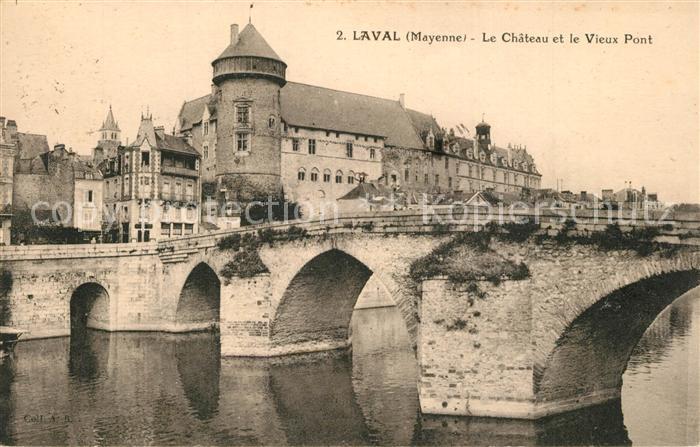 Laval Mayenne Le Chateau et le Vieux Pont