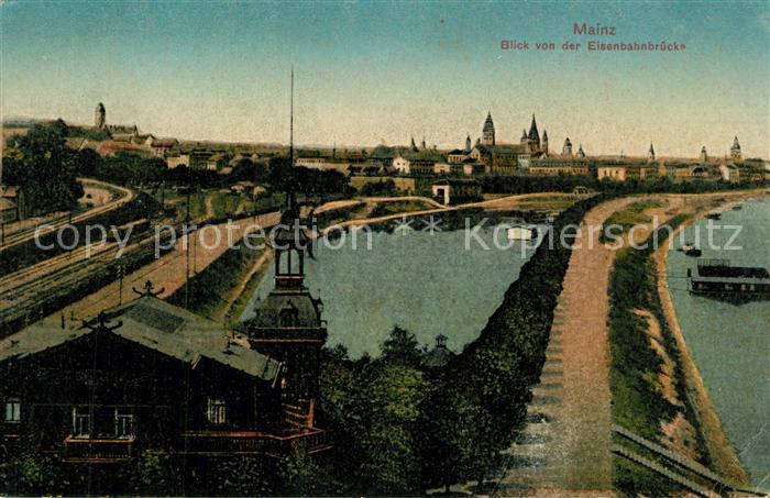 Mainz Rhein Blick von der Eisenbahnbruecke