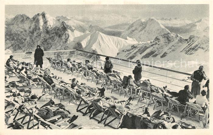 Zugspitze Terrasse des Hotels Schneefernerhaus Wintr