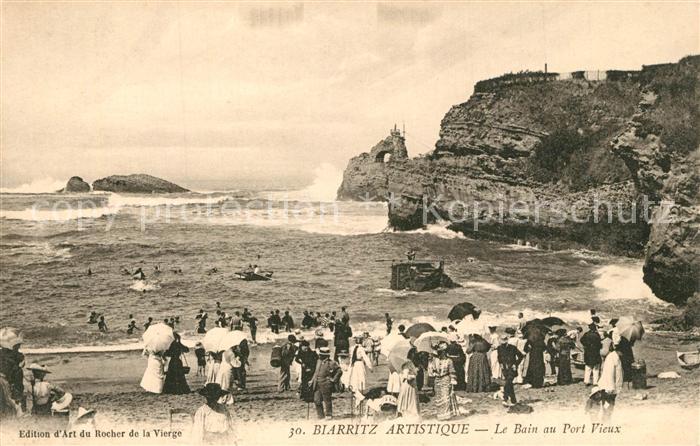 Biarritz Pyrenees Atlantiques Le Bain au Port Vieux