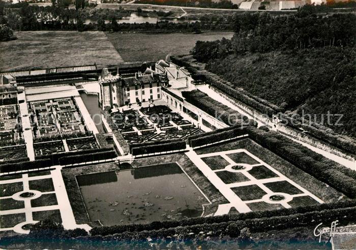 Villandry Vue aerienne Le Chateau et les Jardins