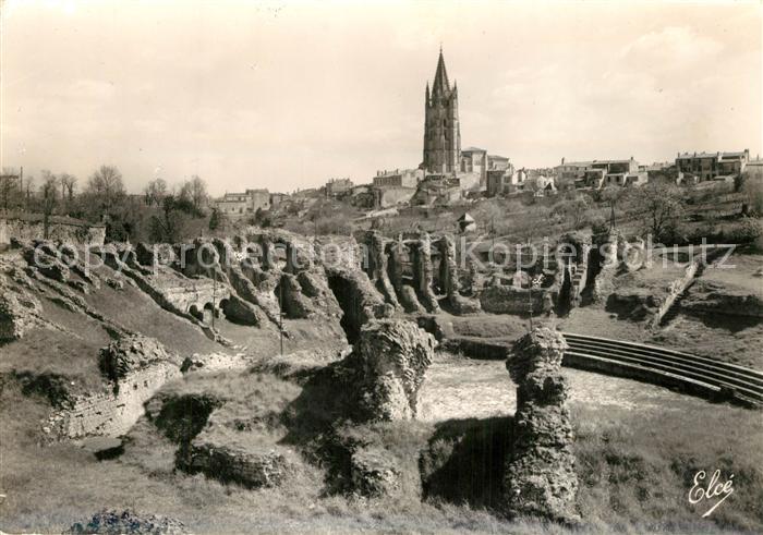 Saintes Charente-Maritime Les Arenes Au fond St Eutrope