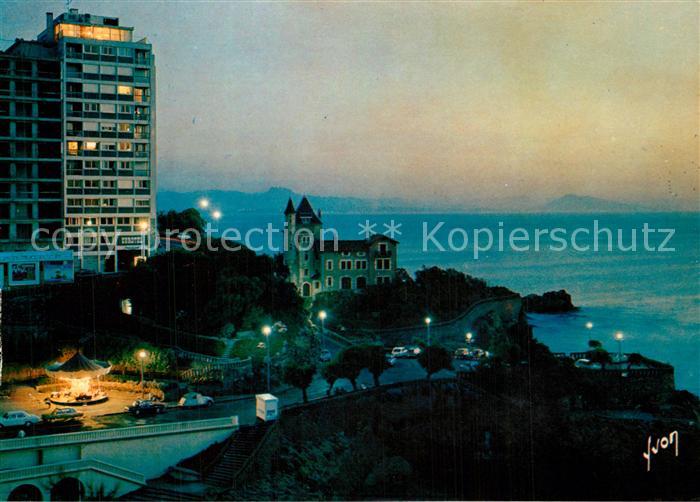 Biarritz Pyrenees Atlantiques Un coin du Port Vieux le soir